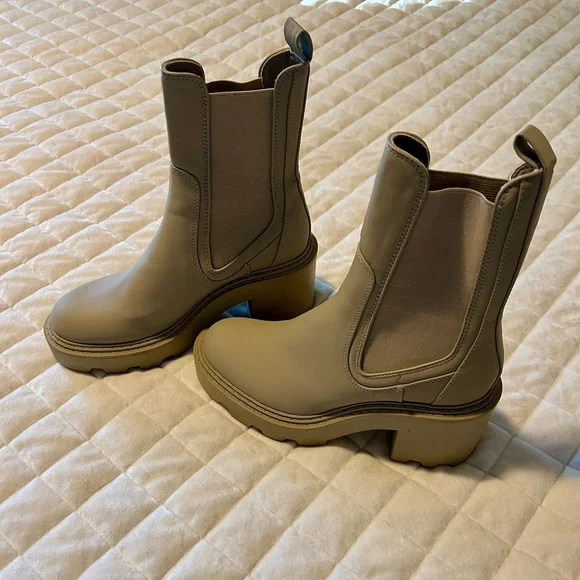 Zara Rubberized Heeled Ankle Boots - Picture 8 of 9